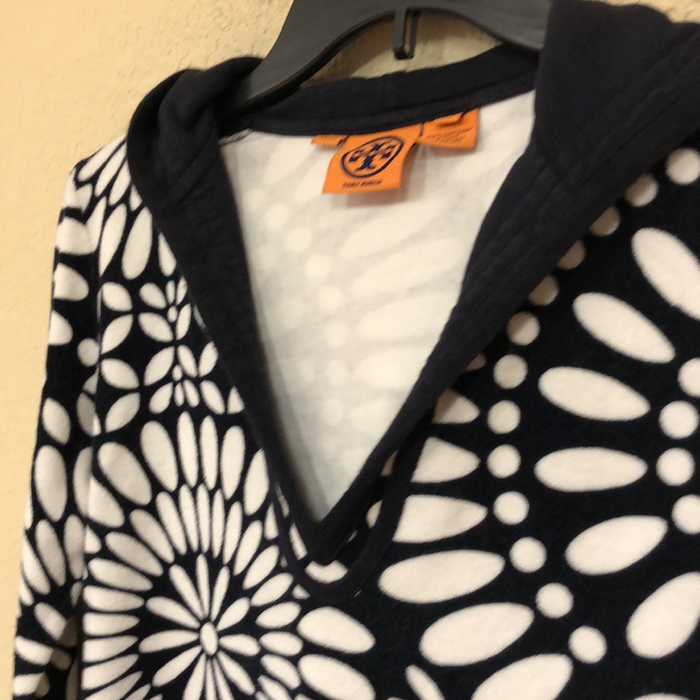 Tory Burch womans Wanda Towel Material Hooded Tunic Top Coverup V-neck size XS - Picture 4 of 8